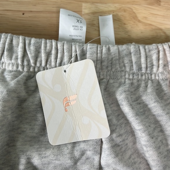 Fabletics lounge shorts plus size 1x new heather gray shorts - Picture 3 of 6